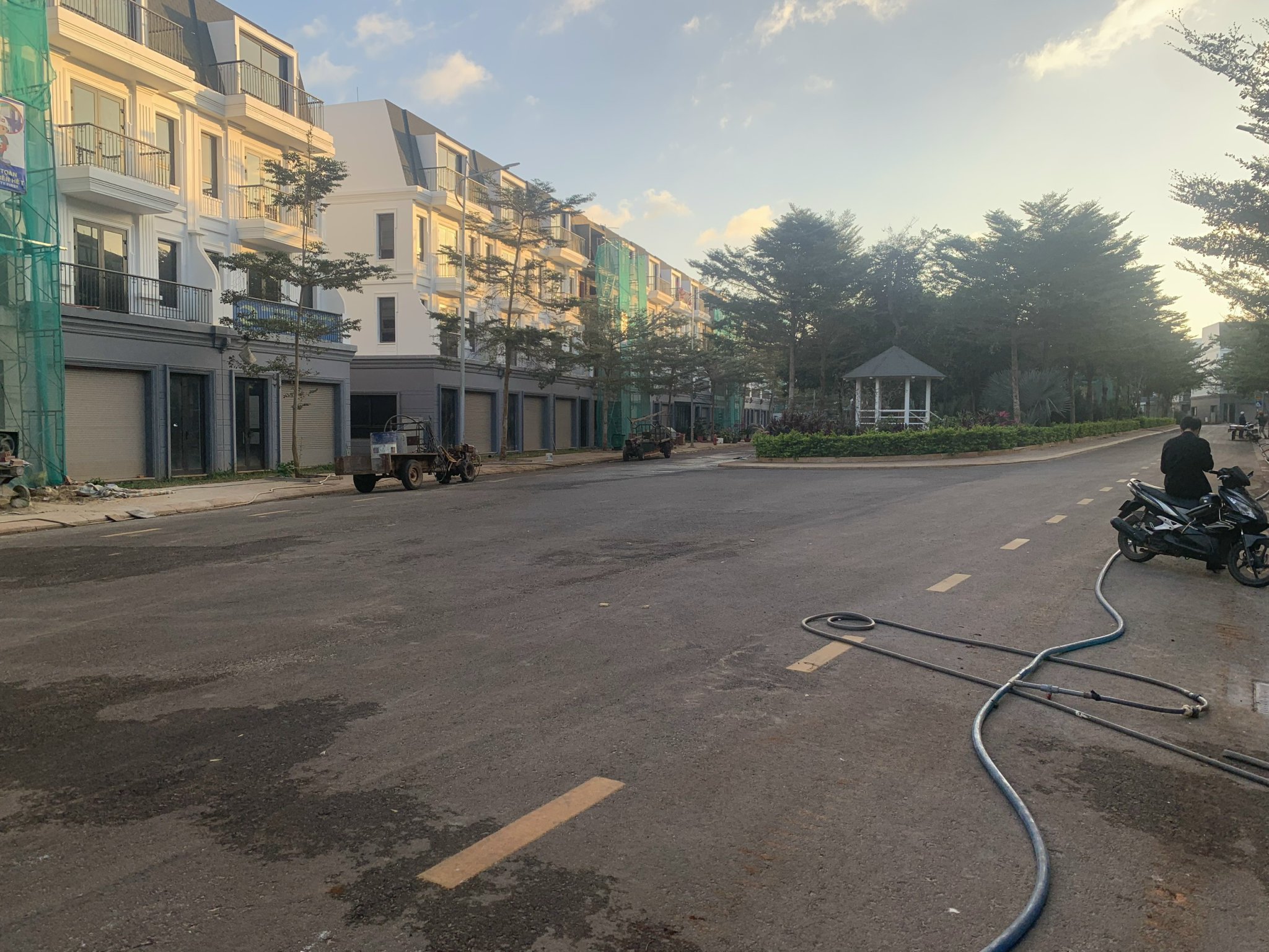 Nhà phố view hoa viên, hướng Đông Nam dự án Ecocity giá chỉ 5.5 tỷ 2