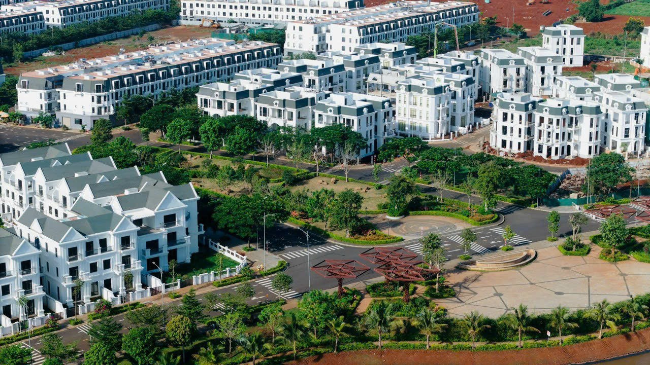 Nhà phố view hoa viên, hướng Đông Nam dự án Ecocity giá chỉ 5.5 tỷ 4