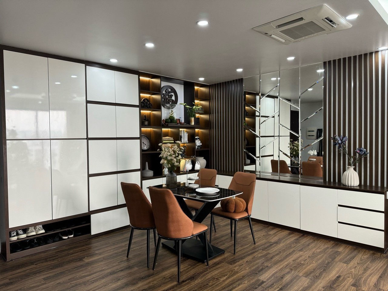 Cần bán căn hộ 3PN tại Vinhomes D'capitale, tầng trung chỉ 8.5 tỷ 2
