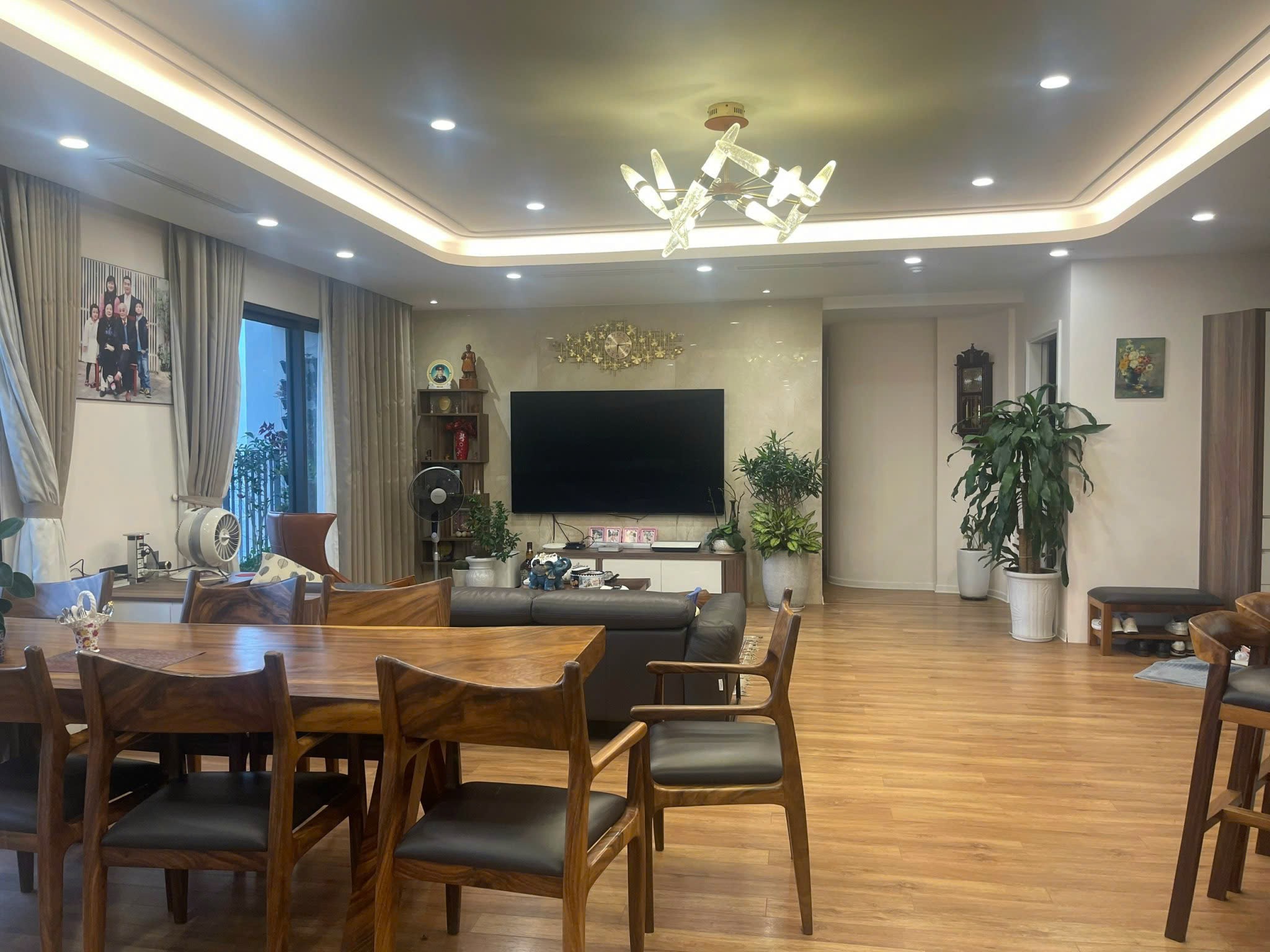 Bán căn đập thông 182m2 VIEW HỒ tại Vinhomes D'Capitale, giá tốt 2