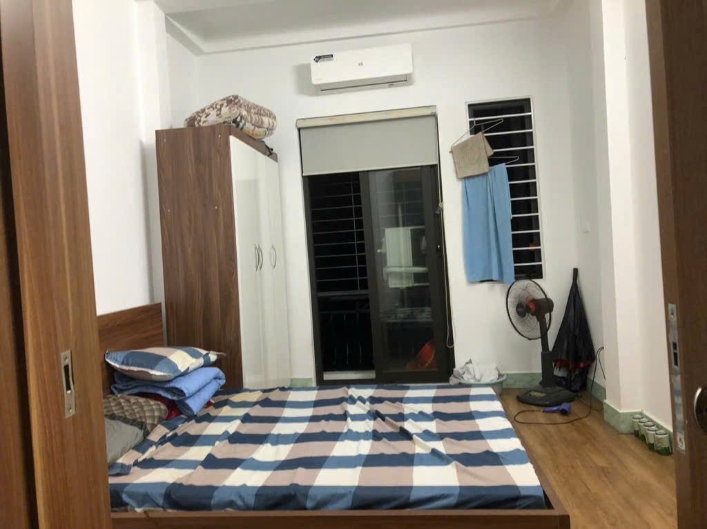 Bán gấp giá rẻ căn hộ Giải Phóng 27m/60m, tầng 1, mặt tiền 3.5m, 1.95 tỷ Hoàng Mai.