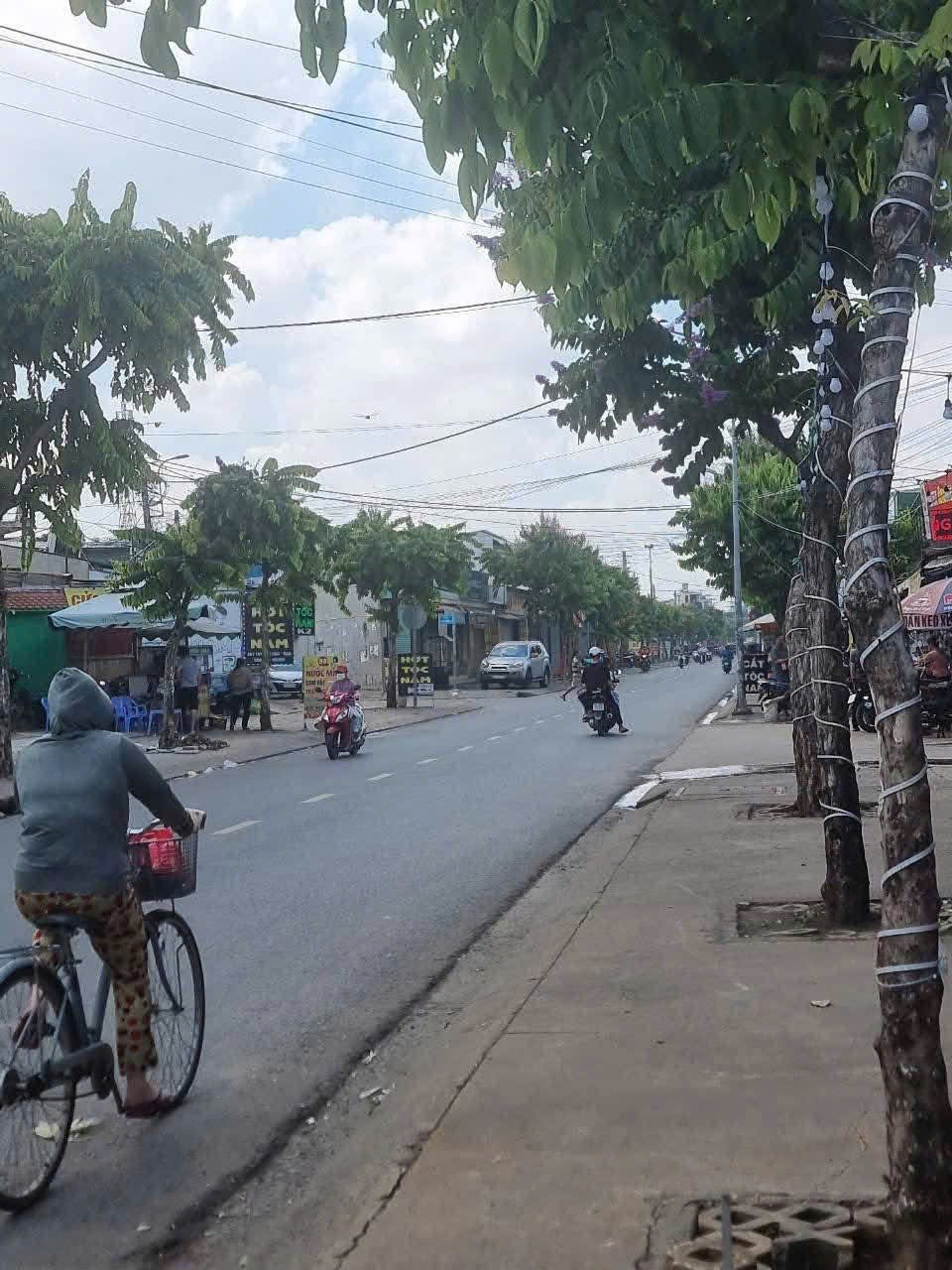 BÁN NHÀ (12x27) MẶT TIỀN SONG HÀNH, HÓC MÔN THU NHẬP ỔN ĐỊNH 2