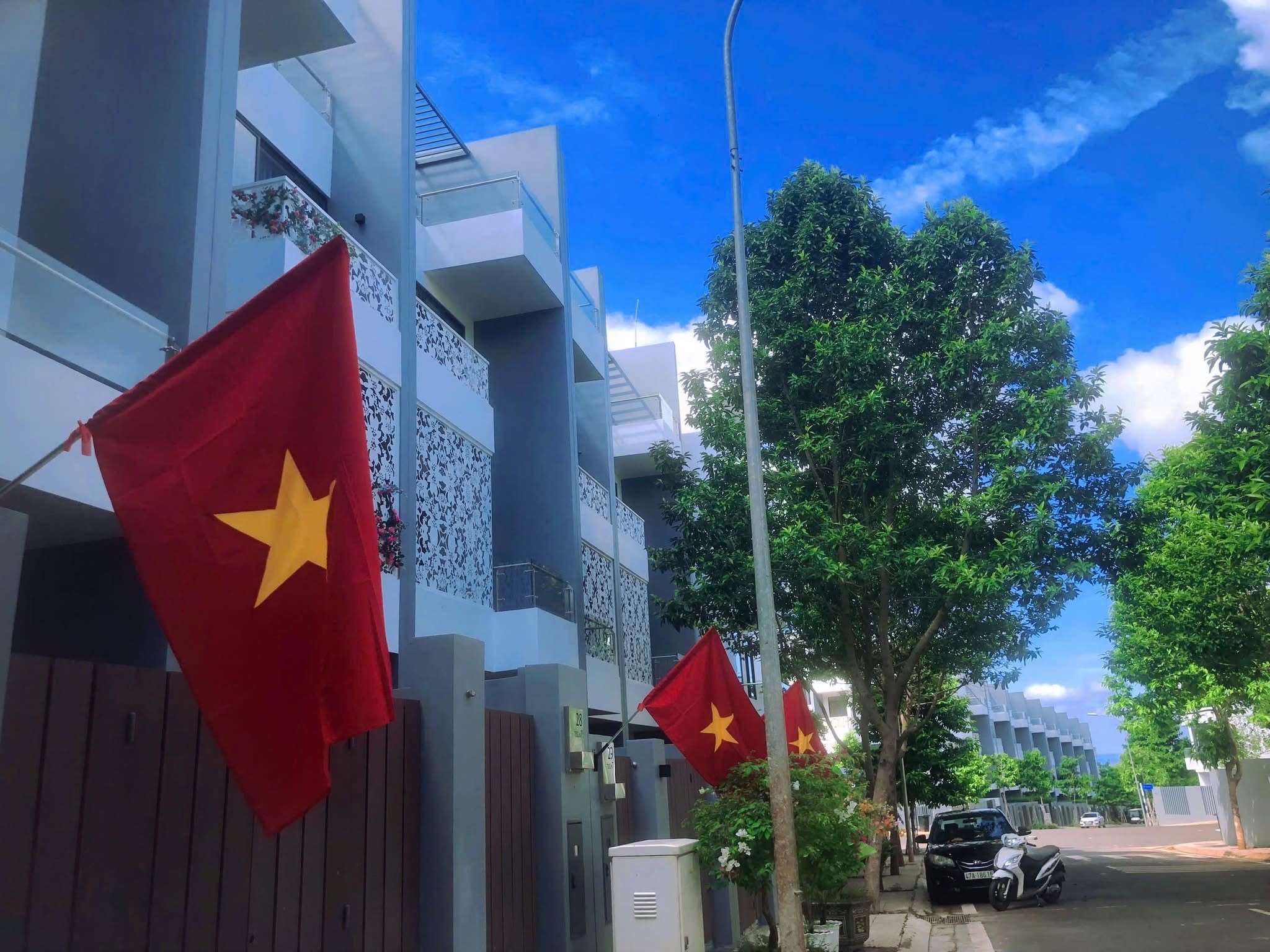 Cho thuê Nhà mặt tiền dự án Thành Phố Cà Phê, full nội thất. Tiện ích ngập tràn, an ninh 4