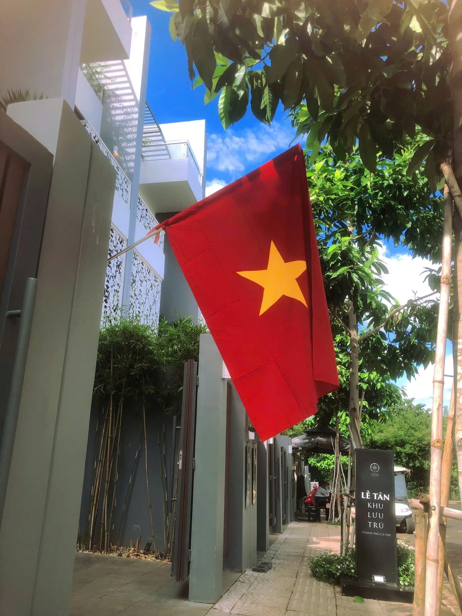 Cho thuê Nhà mặt tiền dự án Thành Phố Cà Phê, full nội thất. Tiện ích ngập tràn, an ninh 5