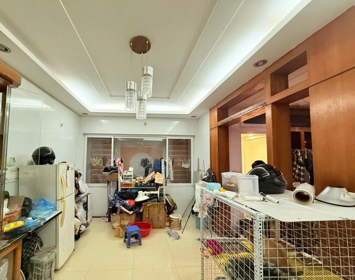 nhà 8 tầng thang máy đường đôi Phú Thượng hàng xóm Ciputra, ô tô vào nhà, dt 80m2, mt 7m, giá chỉ 3