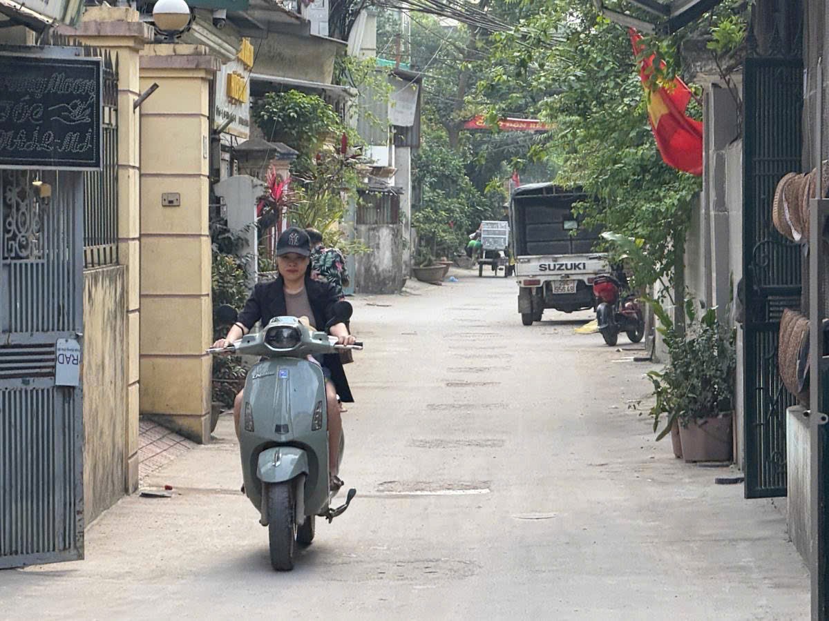 nhà 8 tầng thang máy đường đôi Phú Thượng hàng xóm Ciputra, ô tô vào nhà, dt 80m2, mt 7m, giá chỉ 2