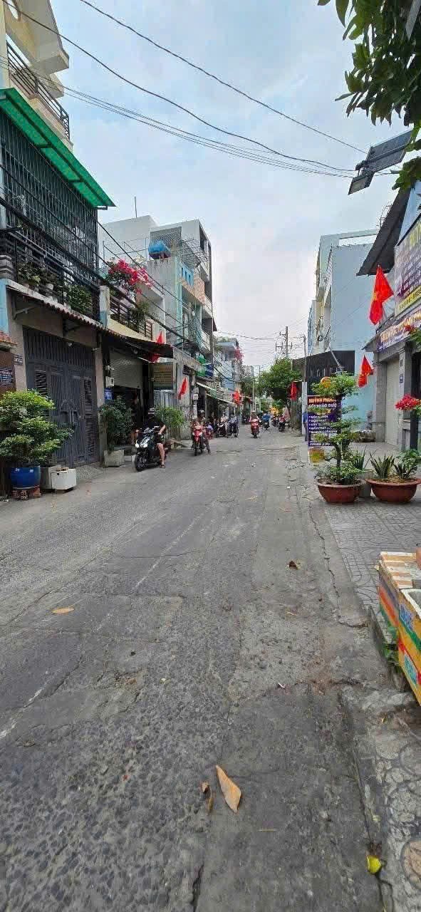 Nhà hẻm góc 2 mt hẻm Hương Lộ 3, Bình Hưng Hòa dt 66,8m2 1 lầu 2pn 2wc giá 6,3 tỷ 9