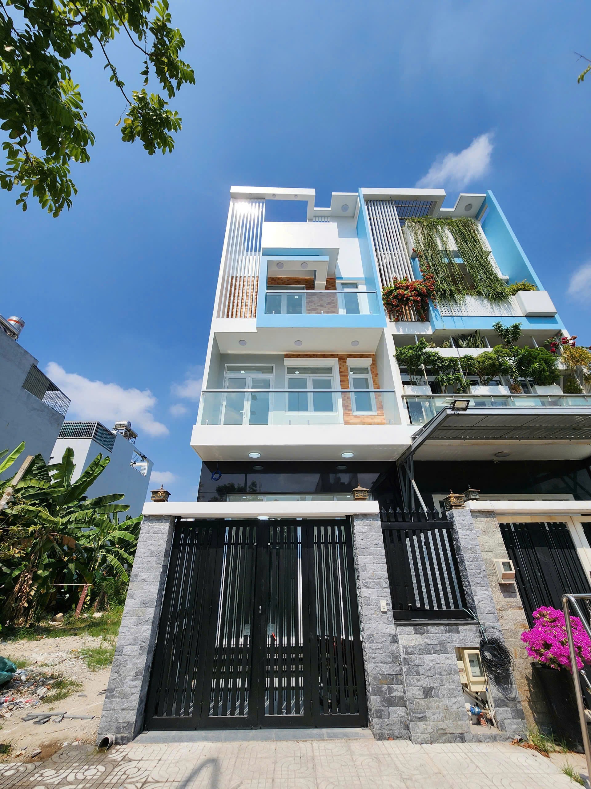 Cho thuê Nhà mặt tiền Phường Phước Long B, Quận 9, Diện tích 99m², Giá 027 Triệu/tháng 8