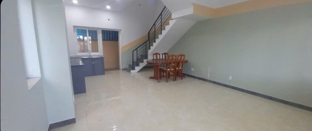 Cần bán Nhà mặt tiền Phường Phú Hữu, Quận 9, Diện tích 75m², Giá 6.9 Tỷ