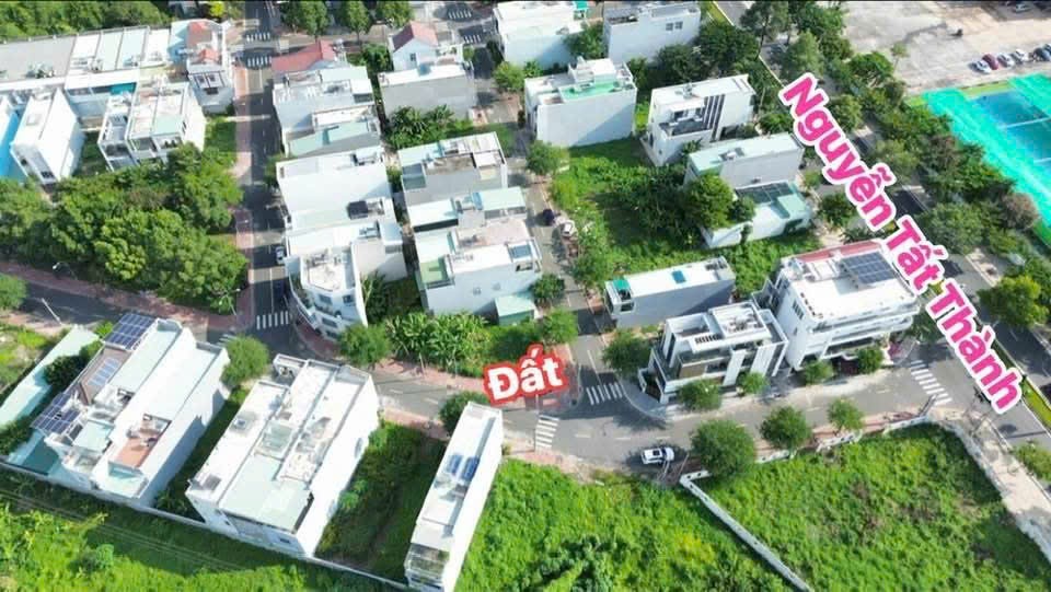 Cần bán lô đất đẹp góc 2 mặt tiền đường Đoàn Thị Điểm & Nguyễn Thần Hiến - TP Bà Rịa 2
