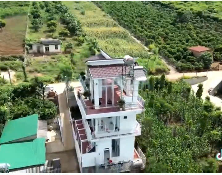 BÁN GẤP NHÀ VƯỜN GẦN ĐÀ LẠT - 4,5 tỷ - rộng 3656m2 - có 400m2 thổ cư 4