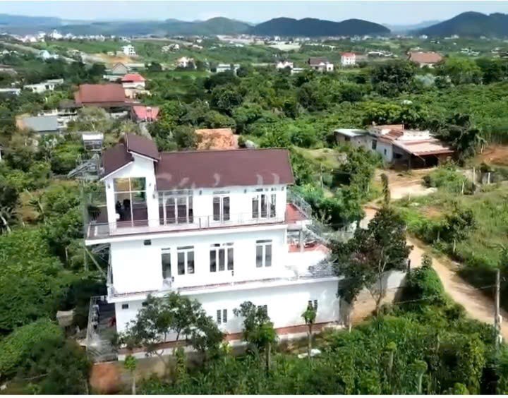BÁN GẤP NHÀ VƯỜN GẦN ĐÀ LẠT - 4,5 tỷ - rộng 3656m2 - có 400m2 thổ cư 5