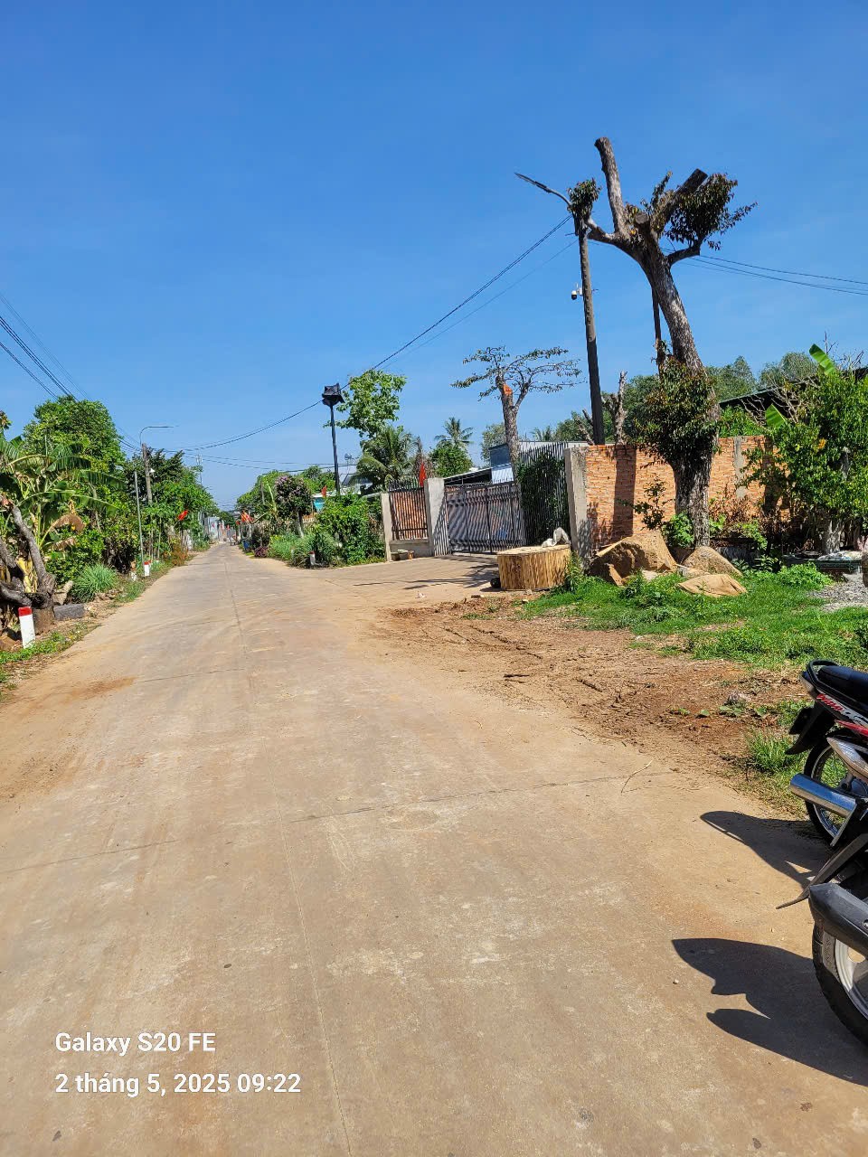Bán nhanh lô đất 1 sẹc Quốc lộ 20- ngay chợ 115 đi vào 2