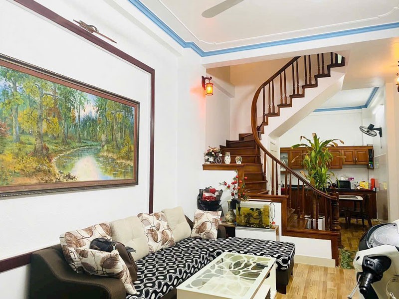 Cần bán 42,3m2 nhà 4 tầng khu TĐC Giang Biên. Đường phân lô bàn cờ, bạt ngàn tiện ích 3