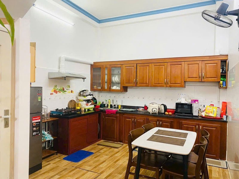 Cần bán 42,3m2 nhà 4 tầng khu TĐC Giang Biên. Đường phân lô bàn cờ, bạt ngàn tiện ích 4