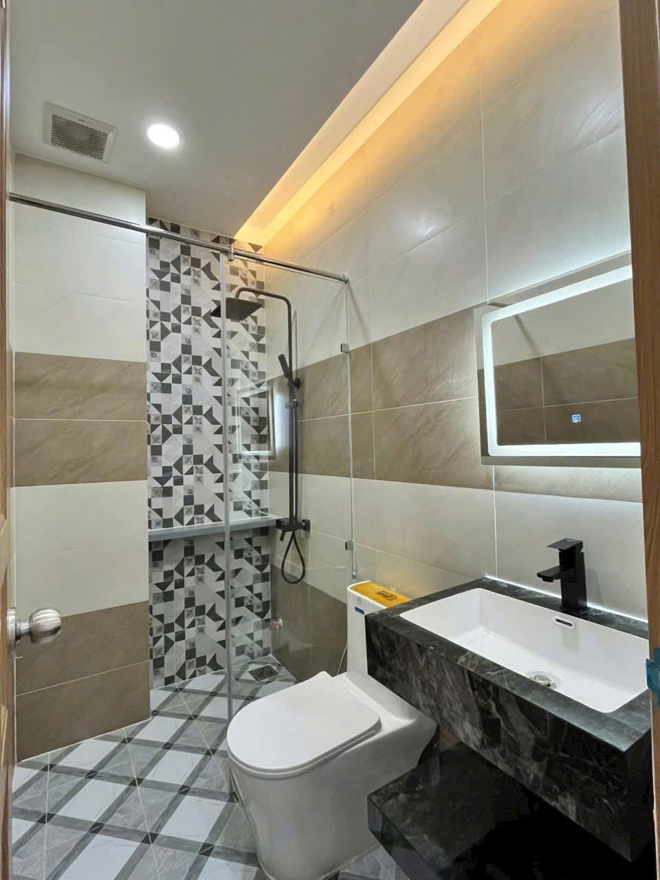 Nhà hẻm Nguyễn Súy, p Tân Quý, Tân Phú dt 64m2 3 lầu 5pn 6wc giá 8,7 tỷ 15