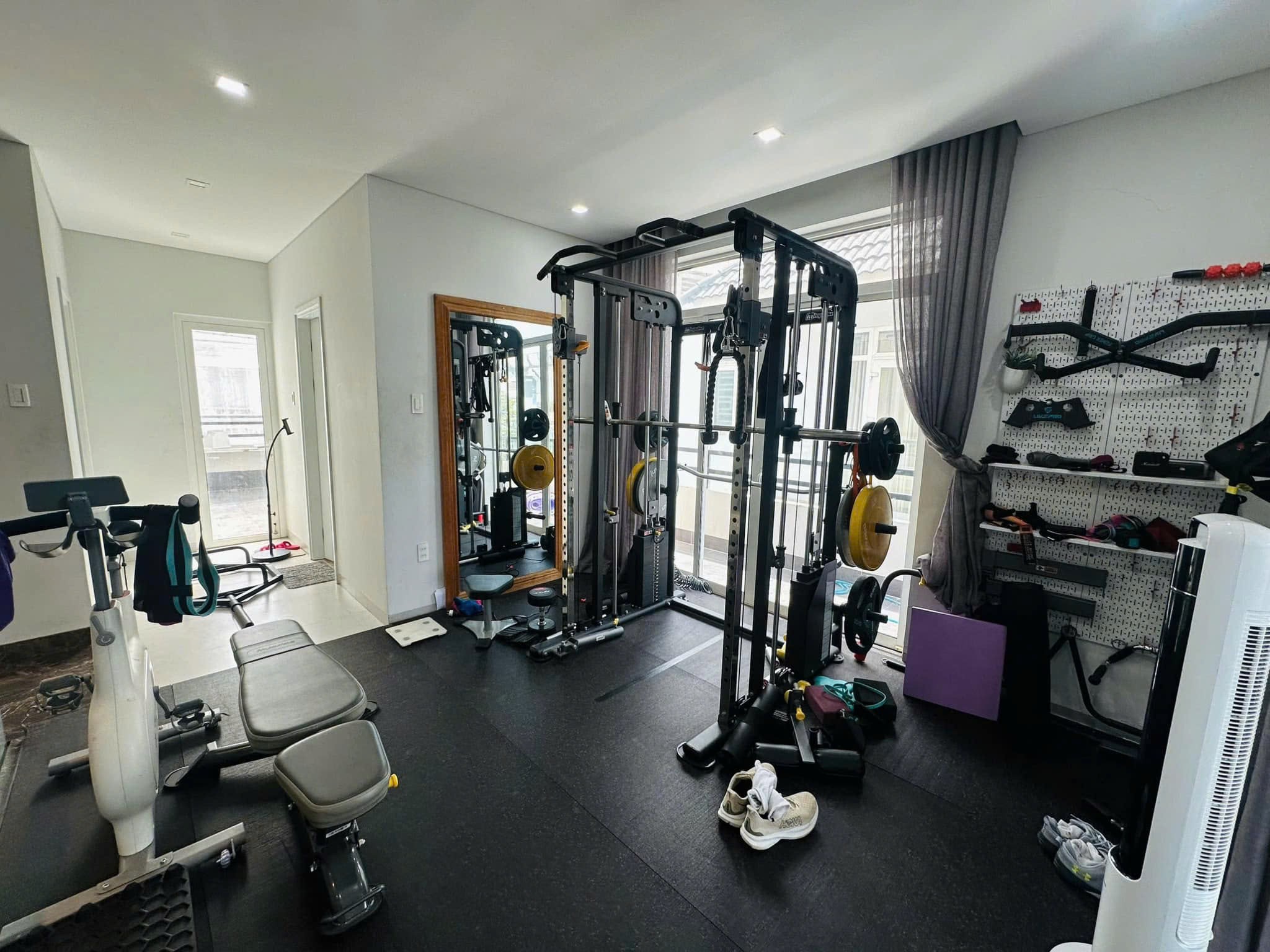 Cần bán Biệt thự Phường Phú Hữu, Quận 9, Diện tích 176m², Giá 19 Tỷ 3
