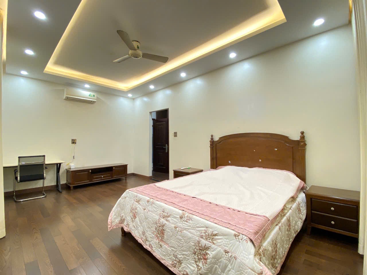 Cần bán Biệt thự Thủ Đức, Hồ Chí Minh, Diện tích 200m², Giá 55 Triệu/tháng 9