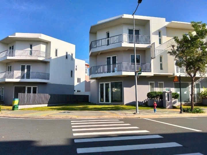 Cần bán Nhà mặt tiền Quận 9, Hồ Chí Minh, Diện tích 177m², Giá 10.7 Tỷ 6