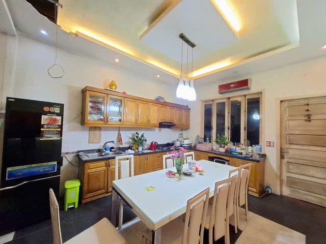 BÁN NHÀ MẶT PHỐ KINH DOANH, Ô TÔ VÀO NHÀ Nguyễn Đức Thuận 65/87 m2,X 4 tầng, mặt tiền 4m, 9.8 tỷ. 2