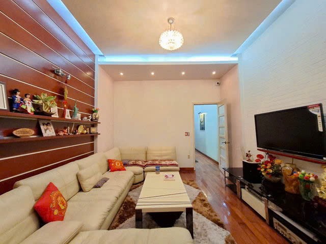 BÁN NHÀ MẶT PHỐ KINH DOANH, Ô TÔ VÀO NHÀ Nguyễn Đức Thuận 65/87 m2,X 4 tầng, mặt tiền 4m, 9.8 tỷ. 4