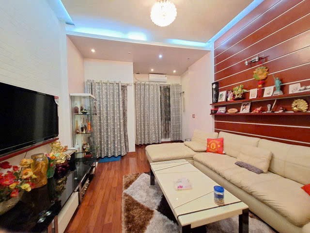 BÁN NHÀ MẶT PHỐ KINH DOANH, Ô TÔ VÀO NHÀ Nguyễn Đức Thuận 65/87 m2,X 4 tầng, mặt tiền 4m, 9.8 tỷ. 5
