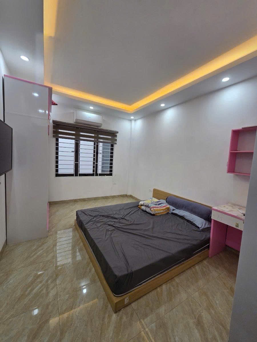 Bán nhà phố Thái Thịnh xây mới 5 tầng - Lô góc trước nhà rộng 3m