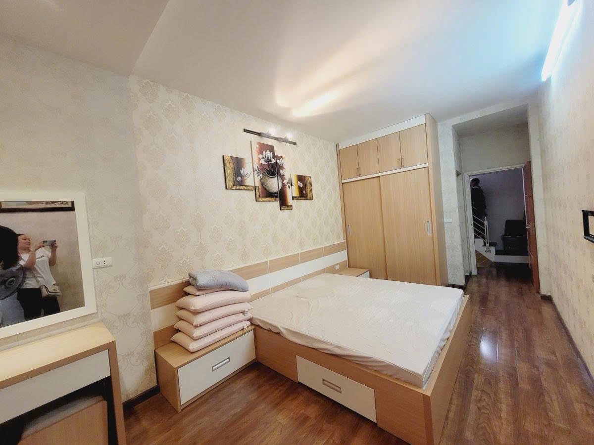 Bán nhà Tôn Đức Thắng phân lô sát phố - 2 thoáng 30m 5 tầng giá 7.6 tỷ 2