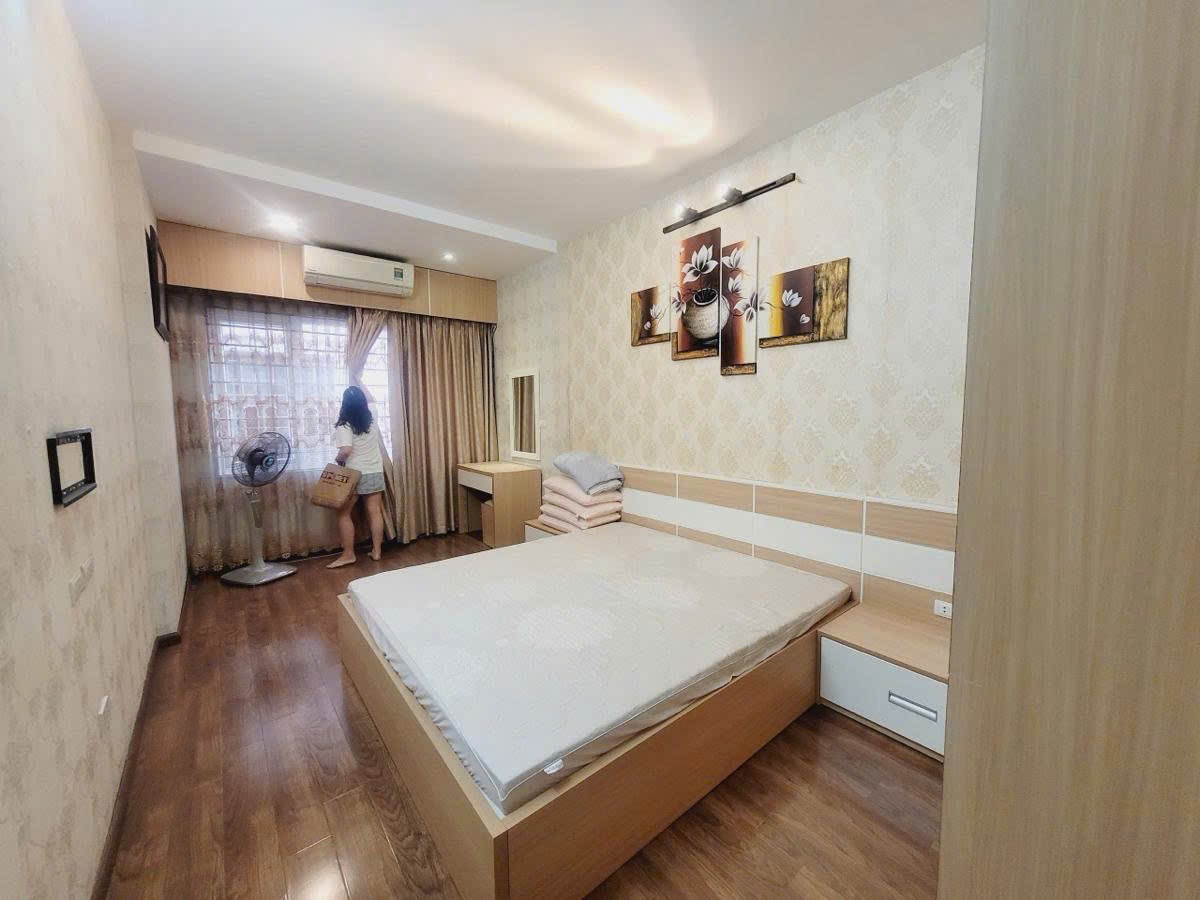 Bán nhà Tôn Đức Thắng phân lô sát phố - 2 thoáng 30m 5 tầng giá 7.6 tỷ 4