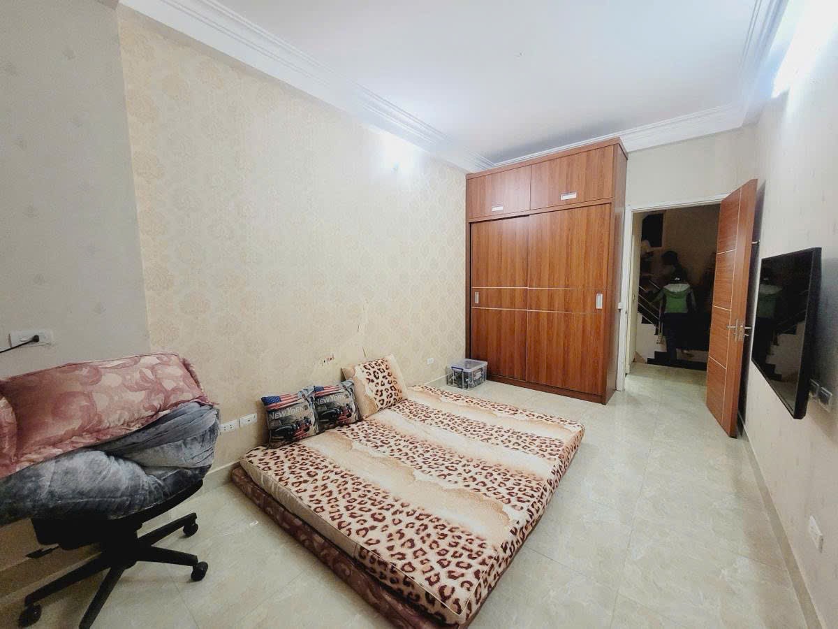 Bán nhà Tôn Đức Thắng phân lô sát phố - 2 thoáng 30m 5 tầng giá 7.6 tỷ 3