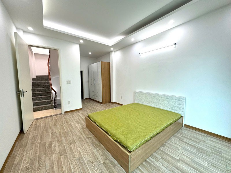 Chính chủ bán 34,5m2 nhà 5 tầng ngõ 145 Phúc Lợi. Gần trường học các cấp và chợ