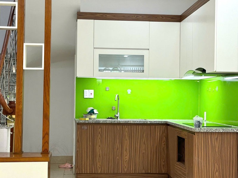 Chính chủ bán 34,5m2 nhà 5 tầng ngõ 145 Phúc Lợi. Gần trường học các cấp và chợ 5