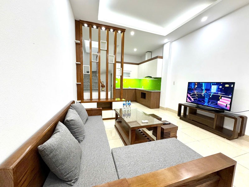 Chính chủ bán 34,5m2 nhà 5 tầng ngõ 145 Phúc Lợi. Gần trường học các cấp và chợ 6