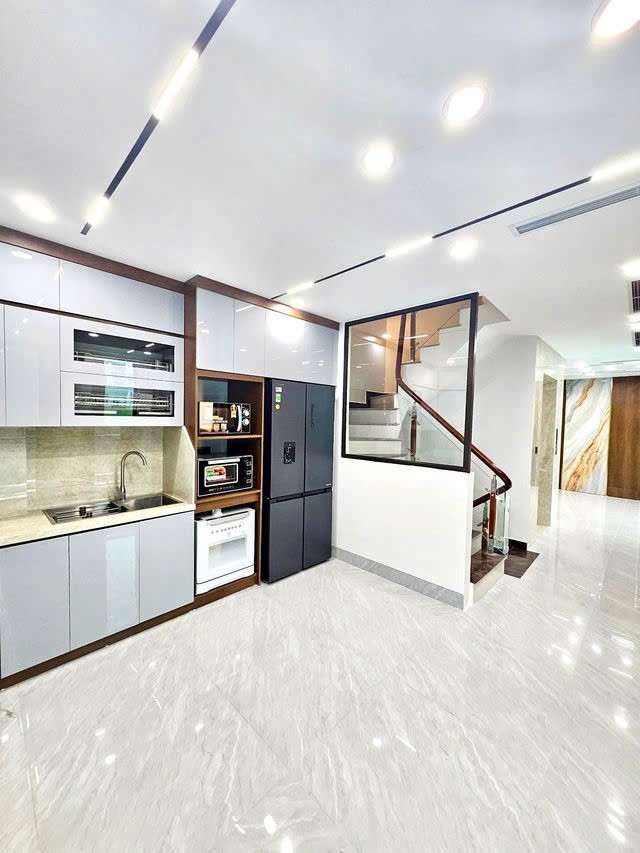 NHÀ MỚI LÔ GÓC Ô TÔ VÀO NHÀ FULL NỘI THẤT Ngọc Thụy-Long Biên 65m2,X 5 tầng 19.8 tỷ. 4