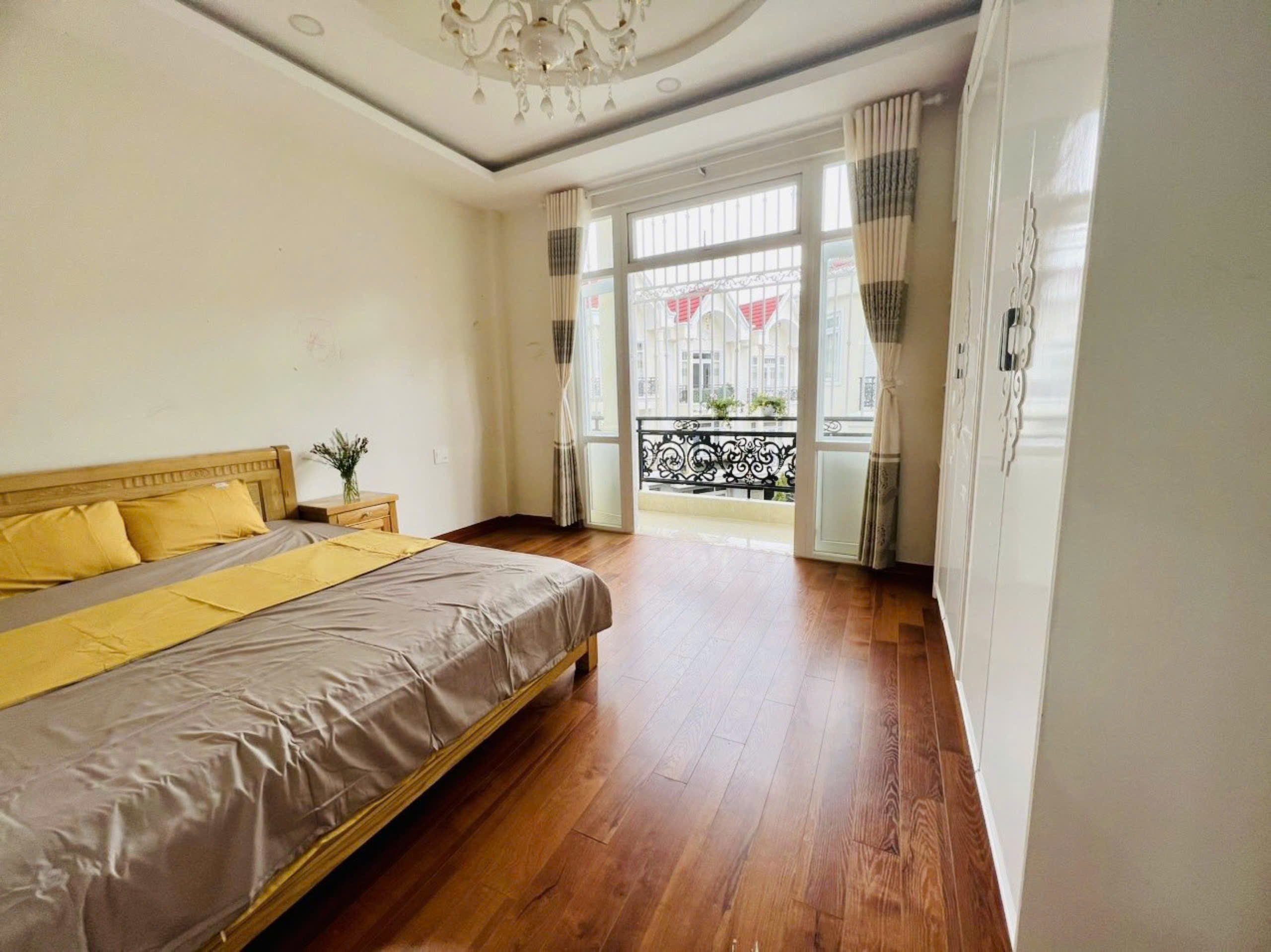 CẦN BÁN GÂP NHÀ KHU NGHỈ DƯỠNG GOLDEN Hills Phường 4 Đà Lạt 3