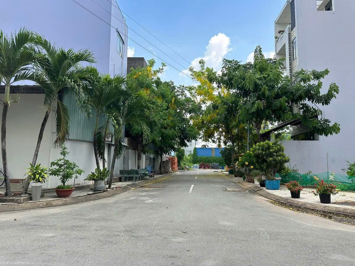 Cần bán Đất Phường Phú Hữu, Quận 9, Diện tích 98m², Giá 7 Tỷ 2