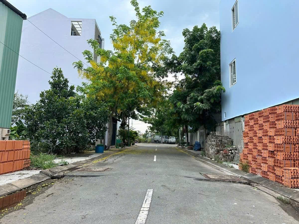 Cần bán Đất Phường Phú Hữu, Quận 9, Diện tích 98m², Giá 7 Tỷ