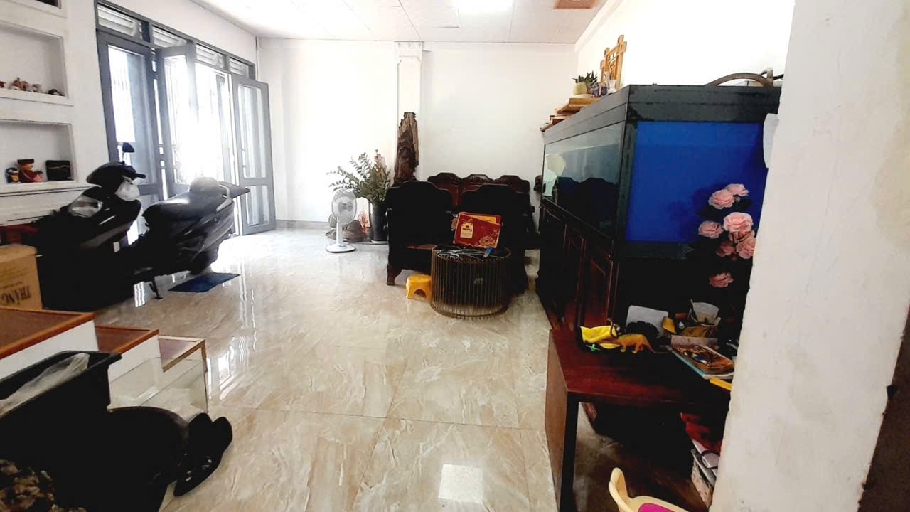 Rè  Quá, Nhà Mặt Tiền Q2, DT 77m2, Ngang Khủng 8m, Hẻm Xe Hơi, Giá chỉ 9.6ty 4