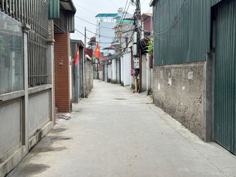 Cần bán 79m2 nhà 3 tầng ngõ 28 Phố Võ Trung, Phúc Lợi. Đường rộng ô tô 7 chỗ ra vào thoải mái