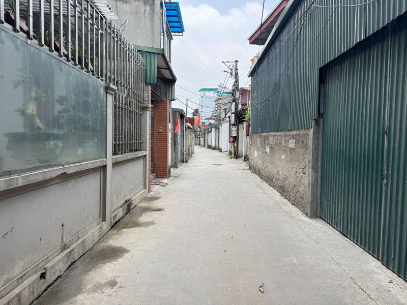 Cần bán 79m2 nhà 3 tầng ngõ 28 Phố Võ Trung, Phúc Lợi. Đường rộng ô tô 7 chỗ ra vào thoải mái 4