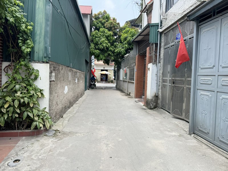 Cần bán 79m2 nhà 3 tầng ngõ 28 Phố Võ Trung, Phúc Lợi. Đường rộng ô tô 7 chỗ ra vào thoải mái 6