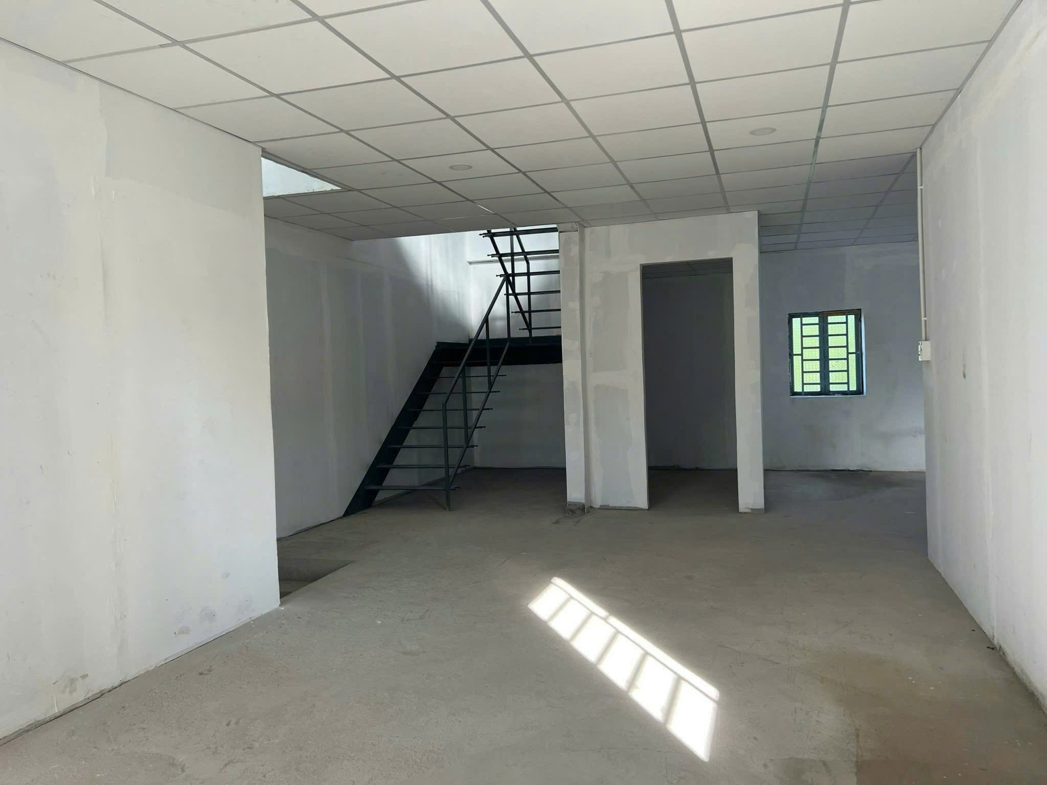 Cho thuê Nhà mặt tiền Quận 9, Hồ Chí Minh, Diện tích 200m², Giá 15 Triệu/tháng 2