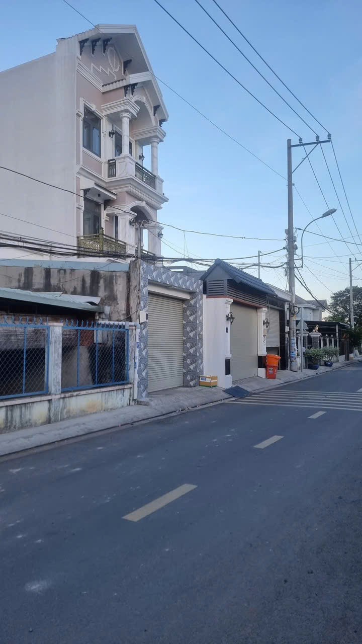 NHÀ ĐÚC LỬNG (4x30) MẶT TIỀN ĐÔNG THẠNH 1-2, HÓC MÔN – 4PN CHỈ 4.9T