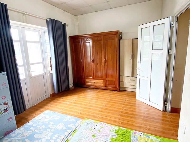 BÁN Nhà 2 tầng Lạc Long Quân  – gần Hồ Tây GIÁ 10TY DT 45m2 LH 083.2865.116 5