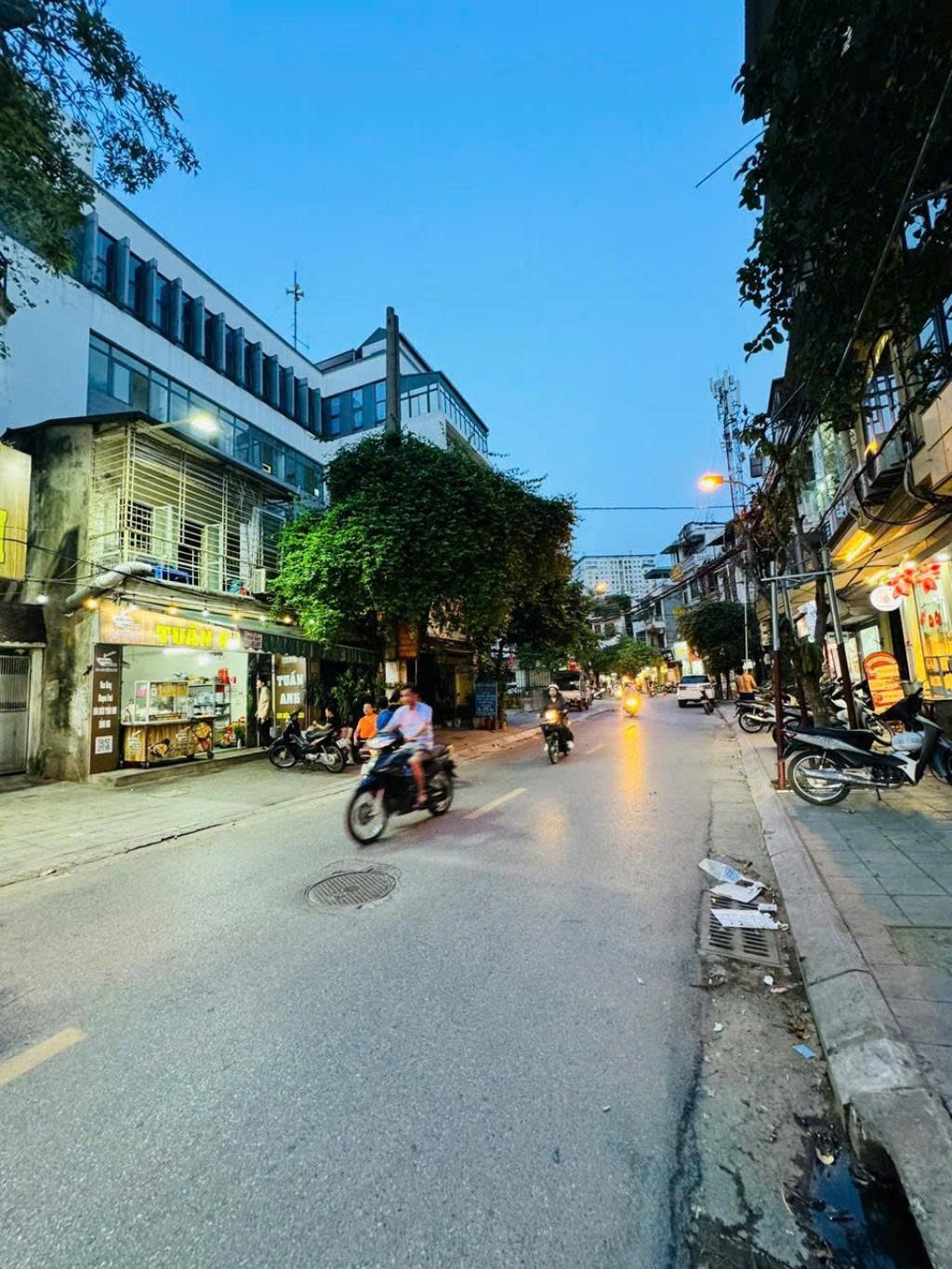 Cần bán Nhà mặt tiền đường Hồng Mai, Phường Bạch Mai, Diện tích 71m², Giá 24 Tỷ 2