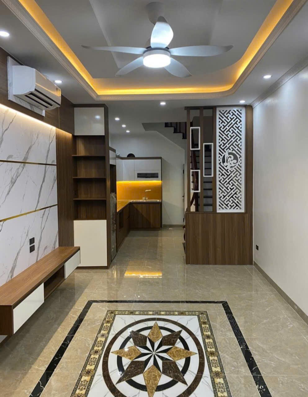 Hiếm, Đại Cát 35m2- 5 tầng, ô tô tránh, kinh doanh, NT đẹp ở ngay, 5 tỷ 18 2