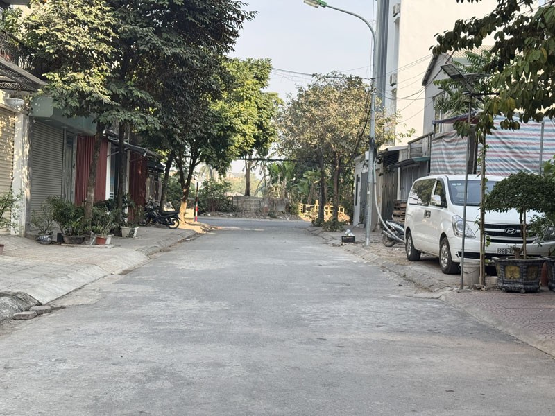 Lô đất 75m2 Tổ 8 Thạch Bàn: Tiềm năng tăng giá, an ninh tốt, gần chợ, trường, giao thông thuận tiện