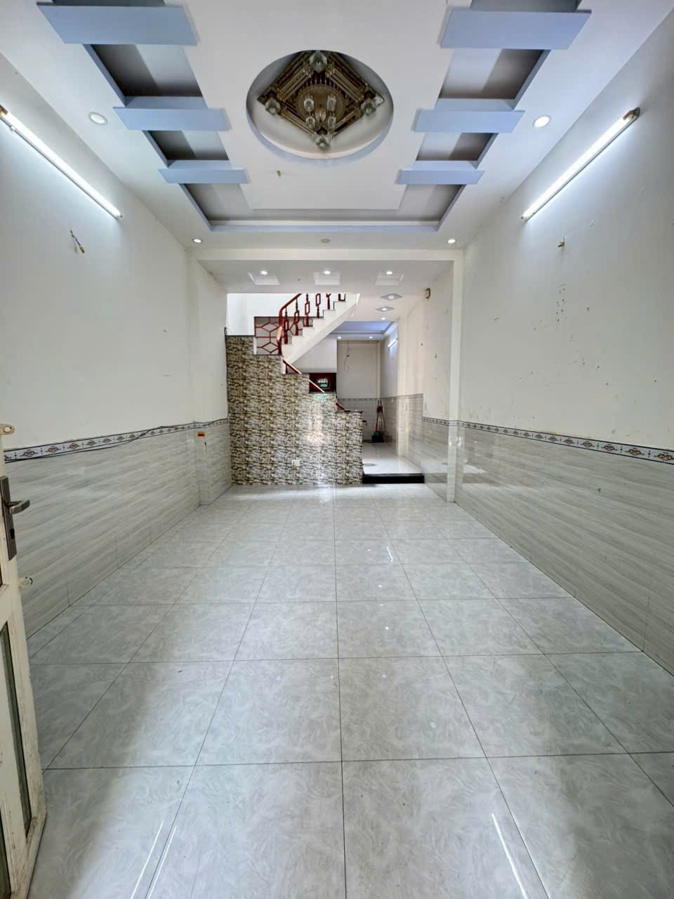 Nhà // đường số 6, Bình Hưng Hòa B, dt 64m2 1 lầu 2pn 3wc giá 4 tỷ 6