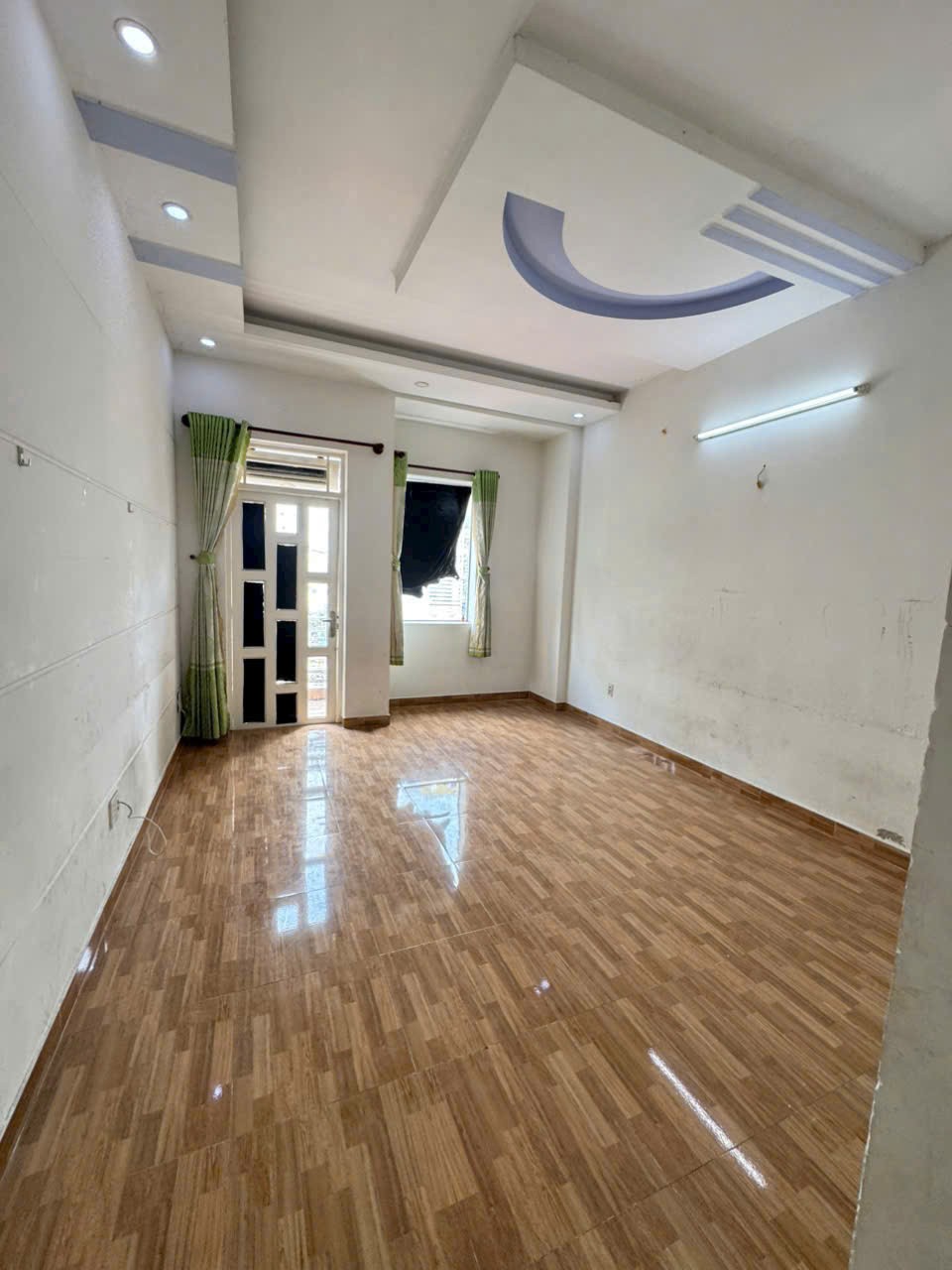 Nhà // đường số 6, Bình Hưng Hòa B, dt 64m2 1 lầu 2pn 3wc giá 4 tỷ 10
