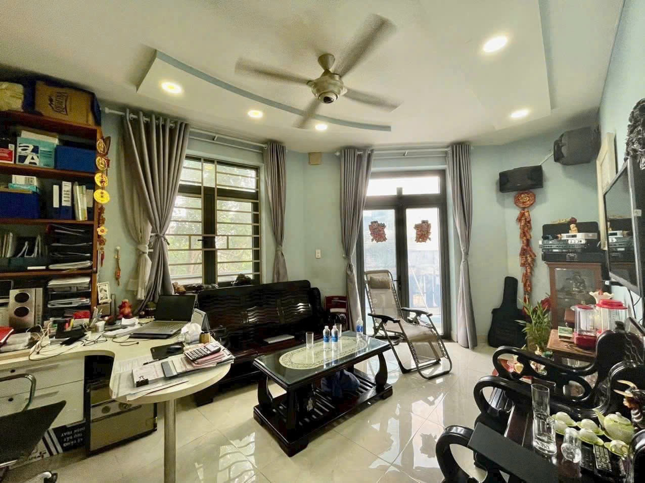 Cần bán Nhà mặt tiền Phường Hiệp Phú, Quận 9, Diện tích 105m², Giá 18.8 Tỷ